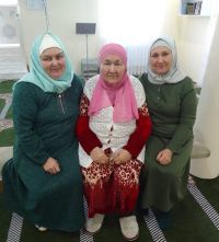 Бик күпләргә үрнәк алар