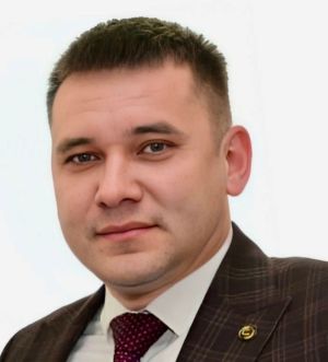 Район авыл хуҗалыгы һәм азык-төлек идарәсе җитәкчесе Ленар Абдуллинның яңа ел котлавы