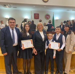 Арчаның алтынчы мәктәбе укучылары - республика бәйгесе җиңүчеләре