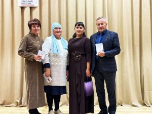 Хөрмәтле укучым Раниянең тәүге уңышы: «Синле язлар» китабы дөнья күрде