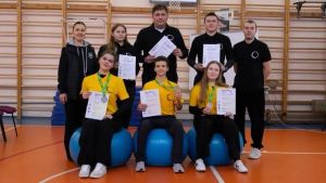 Дүрт алтын, ике көмеш, ике бронза - безнекеләрдә