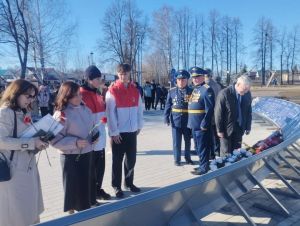 Арчада космонавтика геройлары белән очрашу узды