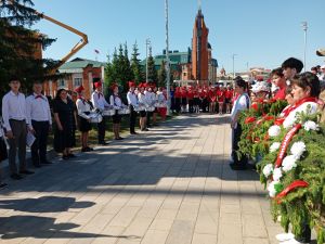 Пионерия көнен билгеләп үттеләр