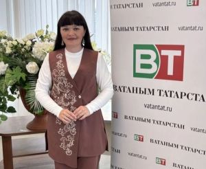 Алисә, костюмың бигрәк тә килешә!