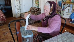 90 яшьлек ветеран өендә тавыш бирде
