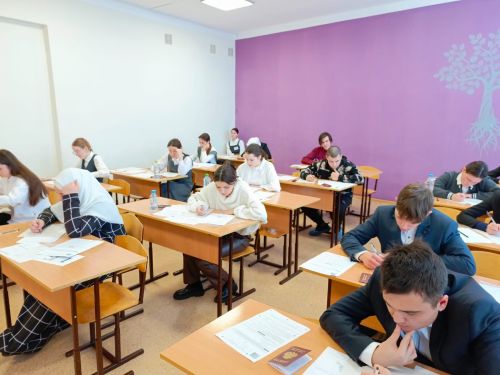 Арчада чыгарылыш сыйныф укучылары бердәм дәүләт имтиханнары тапшырып карады