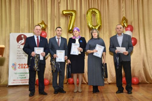Яңа Кырлай урта мәктәбе 70 еллык юбилеен билгеләп үтте.