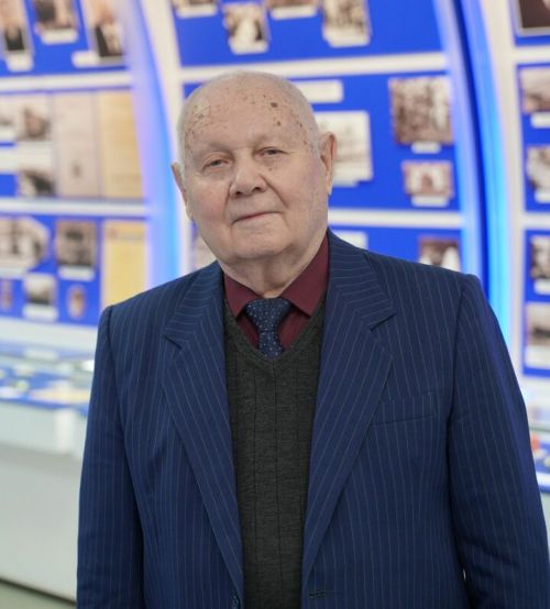 85 яшьлек Рәшит абый һәр көнне заводка эшкә йөри