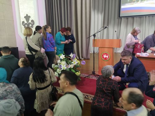 Арчада район башлыгы мобилизацияләнгән якташларыбызның якыннары белән очрашты
