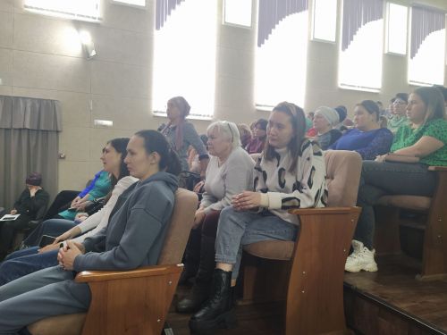 Арчада район башлыгы мобилизацияләнгән якташларыбызның якыннары белән очрашты