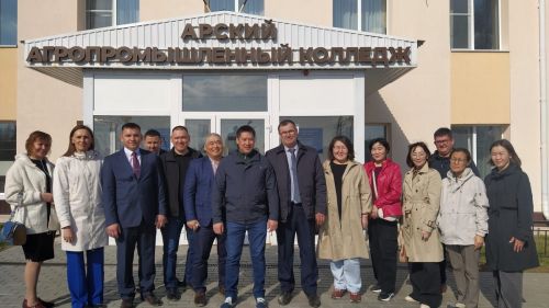 Арчага Саха республикасыннан (Якутия) делегация килде