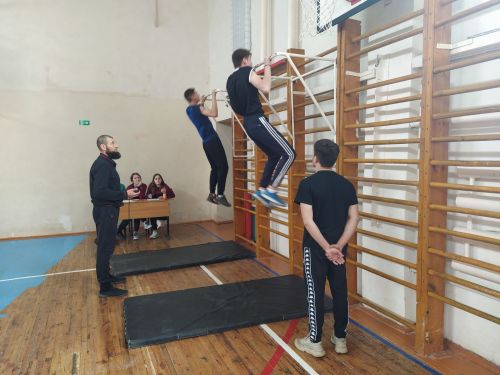 “Мин ике тормыш белән яшәдем. Берсен әни өчен, икенчесен үзем өчен. Гомер буе шуның җәзасын алам”