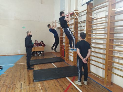 “Мин ике тормыш белән яшәдем. Берсен әни өчен, икенчесен үзем өчен. Гомер буе шуның җәзасын алам”