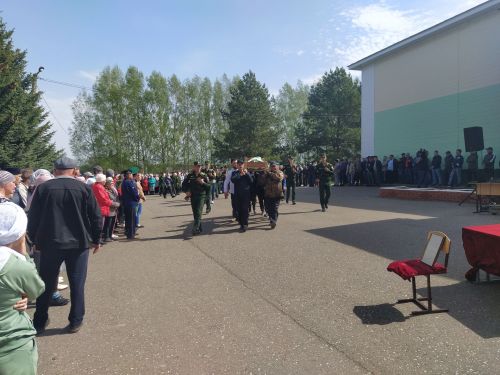 Көтегез, исән кайтам, диде. Кайтмады...