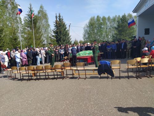 Көтегез, исән кайтам, диде. Кайтмады...