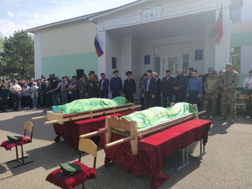 Көтегез, исән кайтам, диде. Кайтмады...