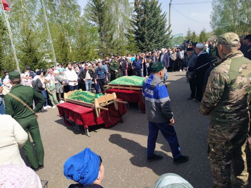 Көтегез, исән кайтам, диде. Кайтмады...
