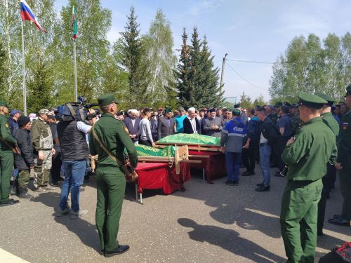 Көтегез, исән кайтам, диде. Кайтмады...