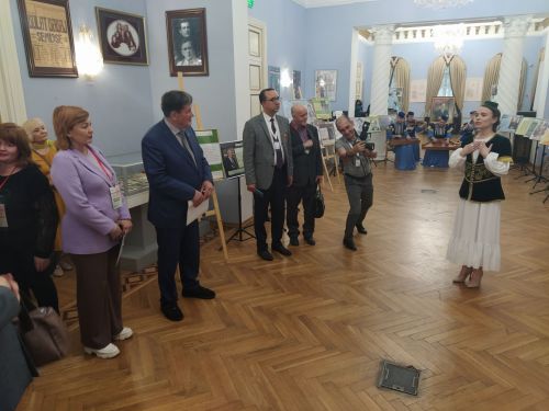 Печән базары яки... бии торган курчаклар
