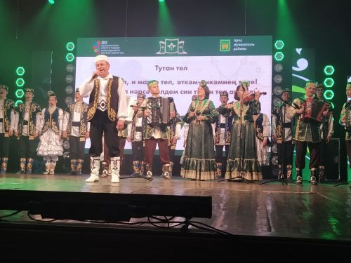 Печән базары яки... бии торган курчаклар