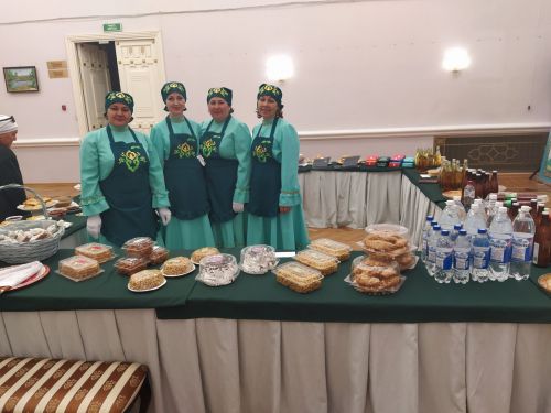 Печән базары яки... бии торган курчаклар