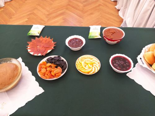Печән базары яки... бии торган курчаклар