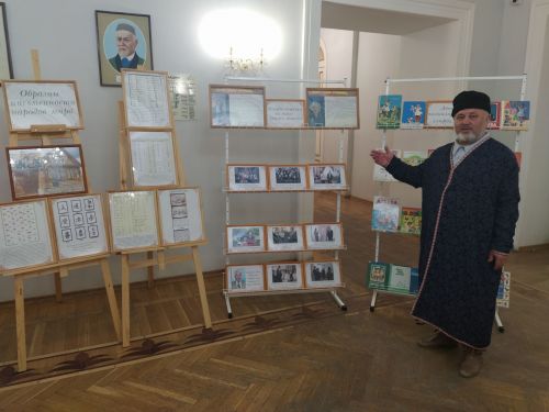 Печән базары яки... бии торган курчаклар