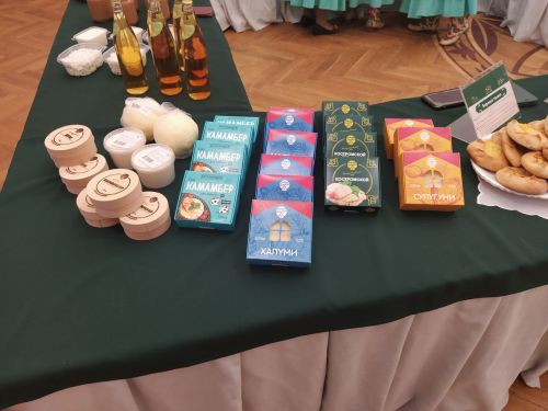 Печән базары яки... бии торган курчаклар