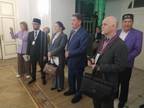 Печән базары яки... бии торган курчаклар