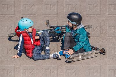 Сөяк сынганда, корт чакканда, пешкәндә һәм суга батканда ничек беренче ярдәм күрсәтергә?
