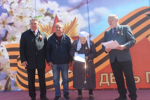 Без, исәннәр, алар алдында бурычлы!