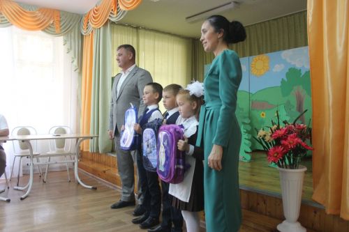 Бар бала да букчалы булды
