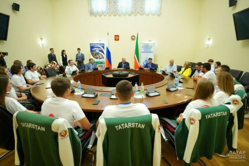 2023 елгы спорт сезоны ярышларында уңышлы чыгыш ясаган спортчылар бүләкләнде