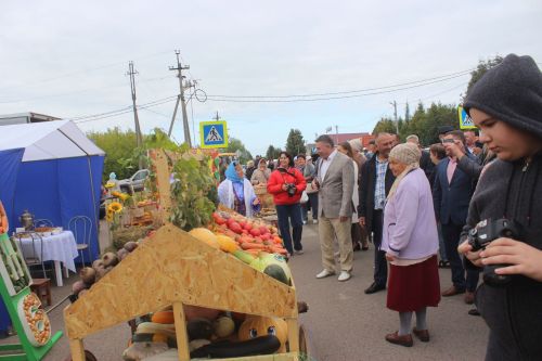 Арчада мәктәп ярминкәсе гөрли (фоторепортаж)