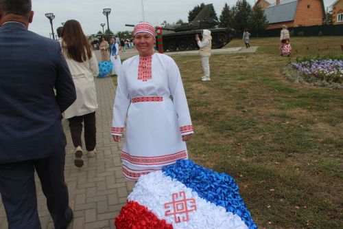 Арчада мәктәп ярминкәсе гөрли (фоторепортаж)