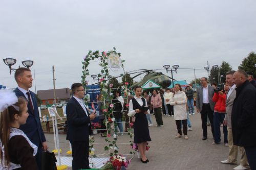 Арчада мәктәп ярминкәсе гөрли (фоторепортаж)