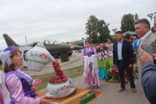 Арчада мәктәп ярминкәсе гөрли (фоторепортаж)