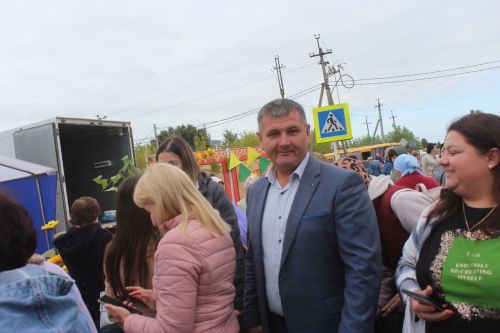 Арчада мәктәп ярминкәсе гөрли (фоторепортаж)