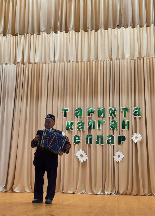 «Казан арты» музее хезмәткәрләре Балтачта китап тәкъдир итте