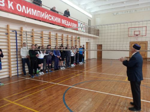Яңа Кенәрдә район башлыгы призына волейбол турниры узды