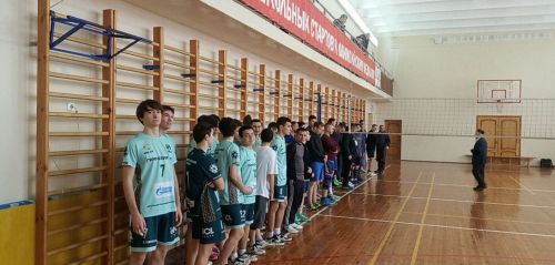 Яңа Кенәрдә район башлыгы призына волейбол турниры узды