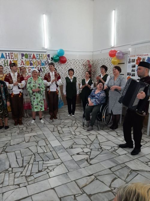 Казан артистлары Арчаның өлкәннәр һәм инвалидлар йортында. Интернатның туган көне - ачылганга 22 ел!