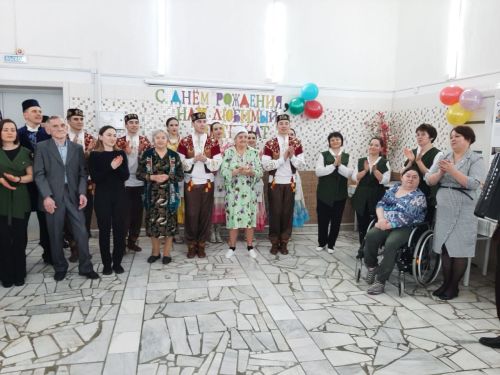 Казан артистлары Арчаның өлкәннәр һәм инвалидлар йортында. Интернатның туган көне - ачылганга 22 ел!