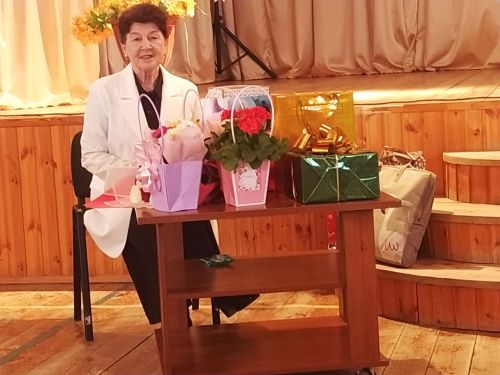 Ул гомерен балаларга багышлаган