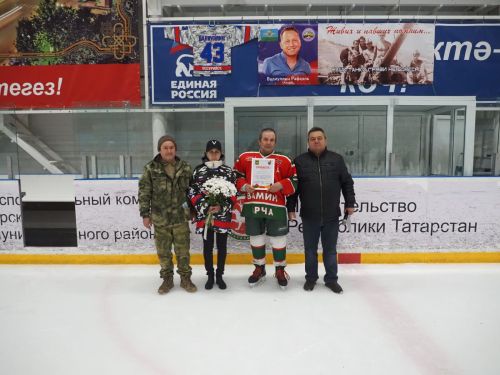 СВОда һәлак булган сугышчы, хоккейчы Рафаэль Вәлиуллин истәлегенә хоккей ярышлары оештырылды