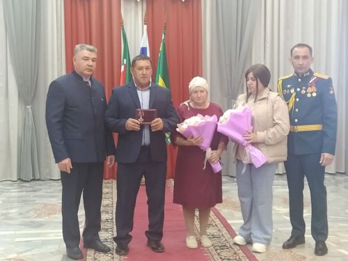 Рания Антонова: “Китмә, китмә”, – дидем. Өч бала белән кала ала иде. «Мин анда булырга тиеш”, – диде (+фотолар)