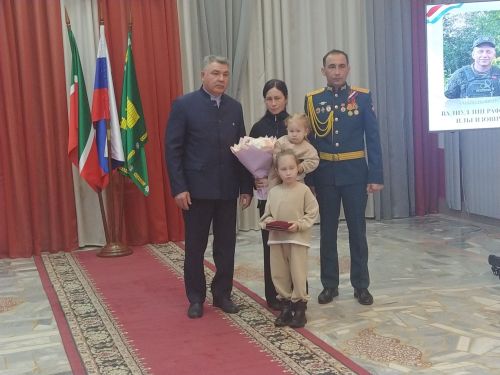 Рания Антонова: “Китмә, китмә”, – дидем. Өч бала белән кала ала иде. «Мин анда булырга тиеш”, – диде (+фотолар)