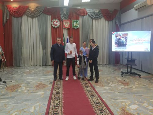 Рания Антонова: “Китмә, китмә”, – дидем. Өч бала белән кала ала иде. «Мин анда булырга тиеш”, – диде (+фотолар)