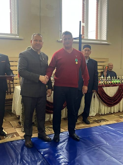 Фронттан кайткан медальләр тапшырылды