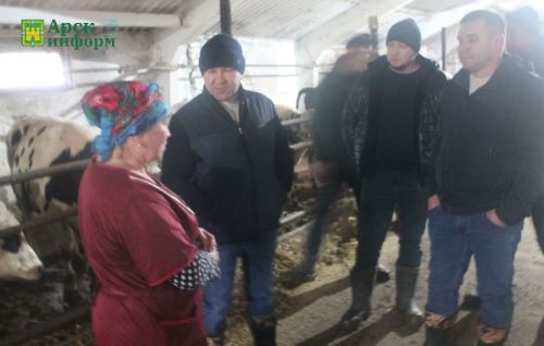 Район башлыгы Түбән Мәтәскәдә киндер эшкәртү цехы төзелешен тикшерде